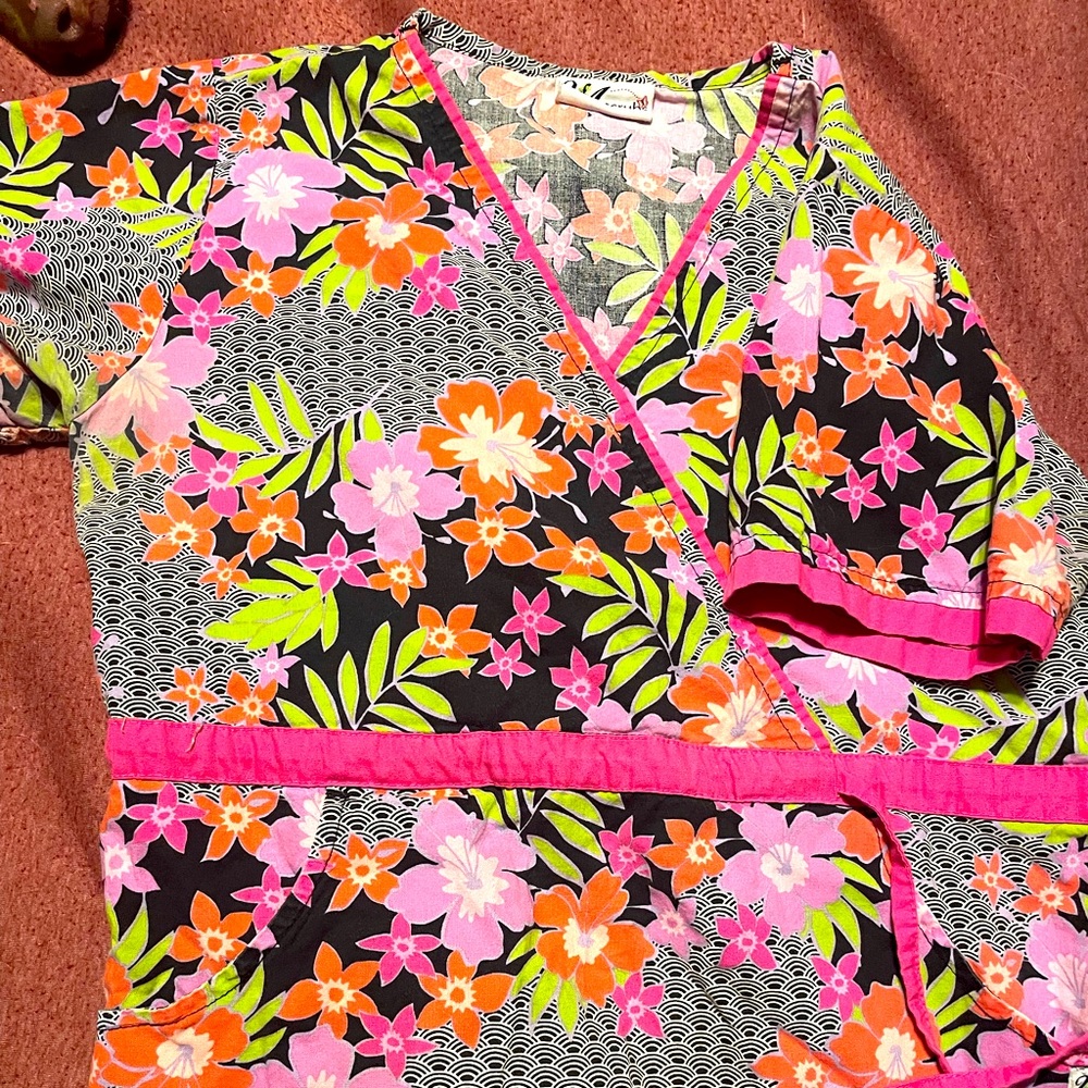 Scrub top